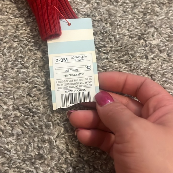 BRAND NEW Cat & Jack Red and White Cable Sweater Snap Onesie Size 0-3M - Picture 3 of 3